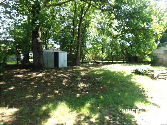 4th image of 649 Burlington Dr