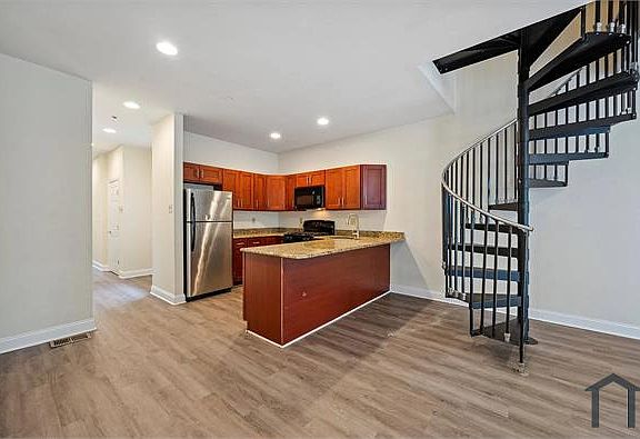 2nd image of 1916 N 18th St #B