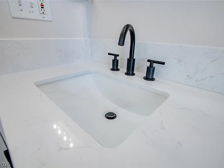 2108 Sandy Ln — Photo 25