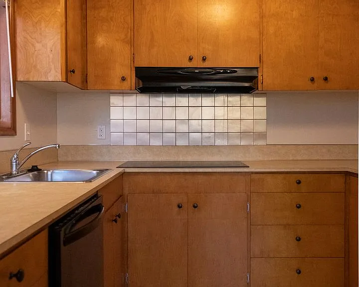 9054 SW 38th Ave — Photo 17