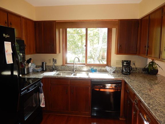 4th image of 142 Lakewood Dr