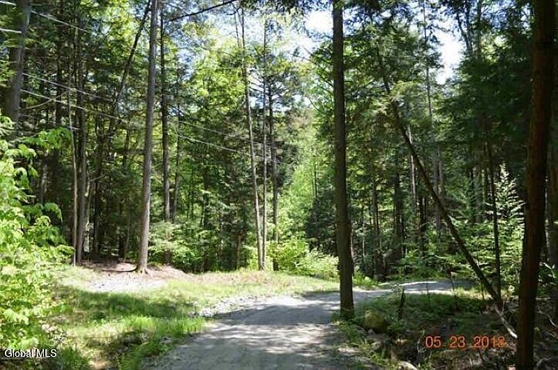 4th image of 23 Hemlock Ridge Lane