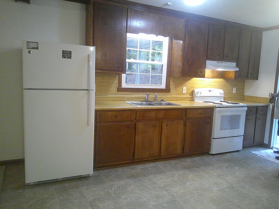 2nd image of 10 Quail Hollow Dr NE