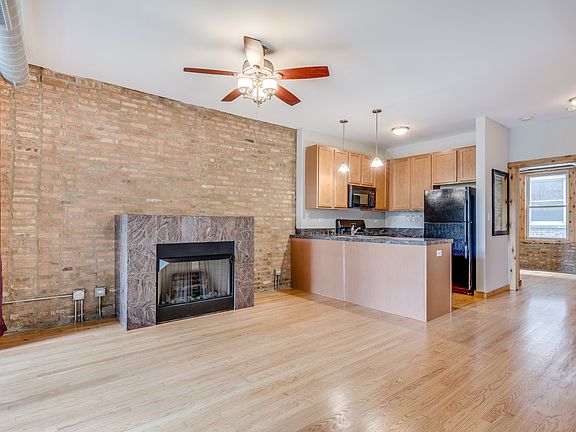 3rd image of 1661 W Pratt Blvd APT 1B
