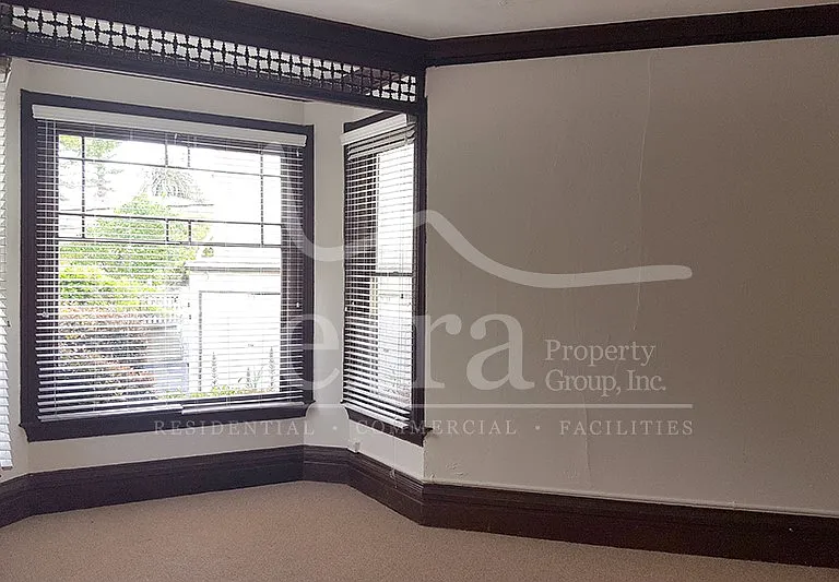 1219 De La Vina St #1 — Photo 3