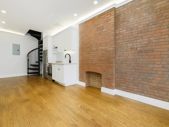 47 Columbia Place image 3 of 9