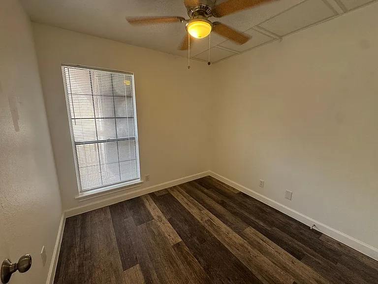 8611 Datapoint Dr #32 — Photo 20