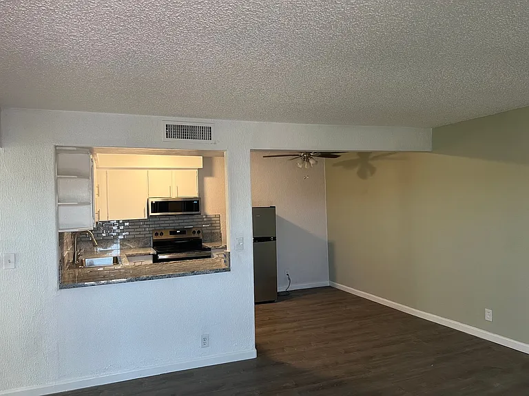 625 S Royal Crest Cir #24 — Photo 7