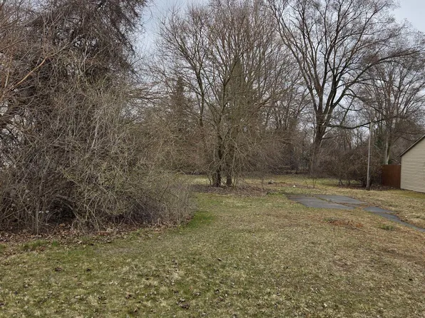 655 Lutzke Rd, Saginaw, MI 48609