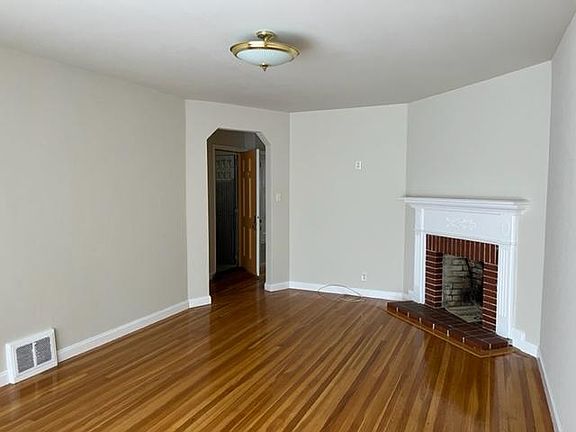 3rd image of 112 Holloway Ave #112