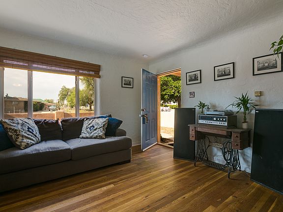 4th image of 1127 La Luz Dr NW