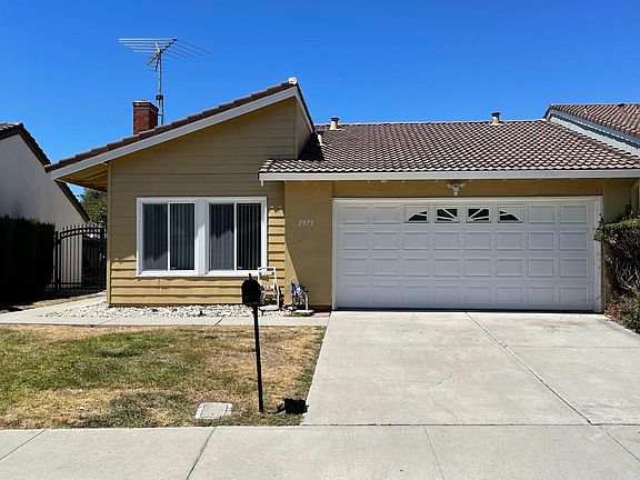2nd image of 2975 Crater Ln