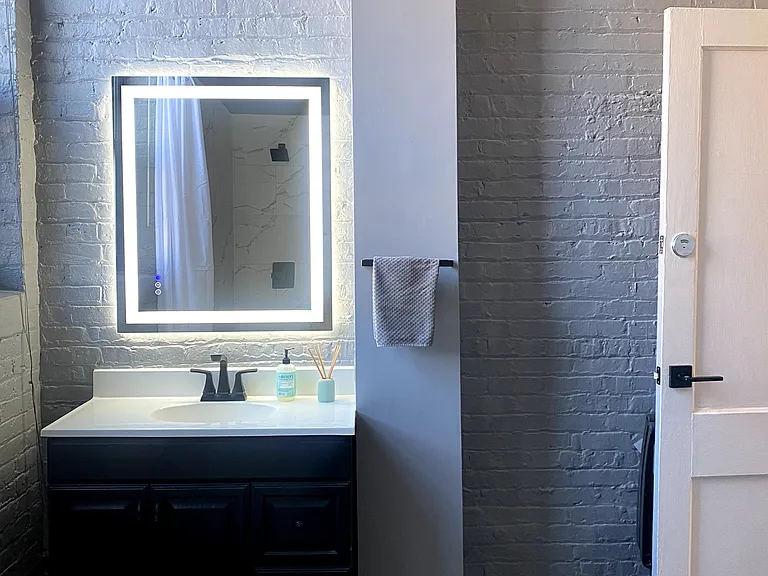 17 N Elizabeth St #2R — Photo 9