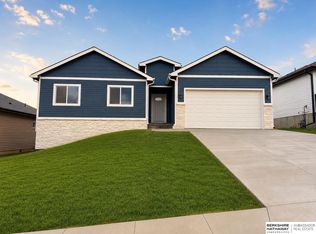7702 S 33rd St, Omaha, NE 68147