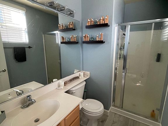 Downstairs In-law quarters full bath