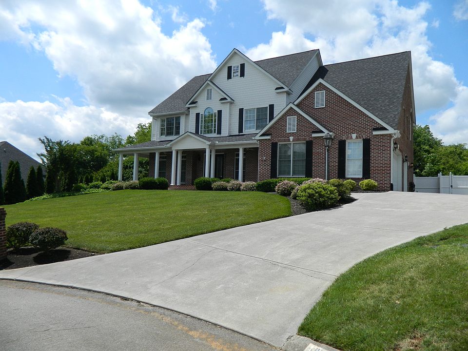 1st image of 1118 Stonehenge Dr