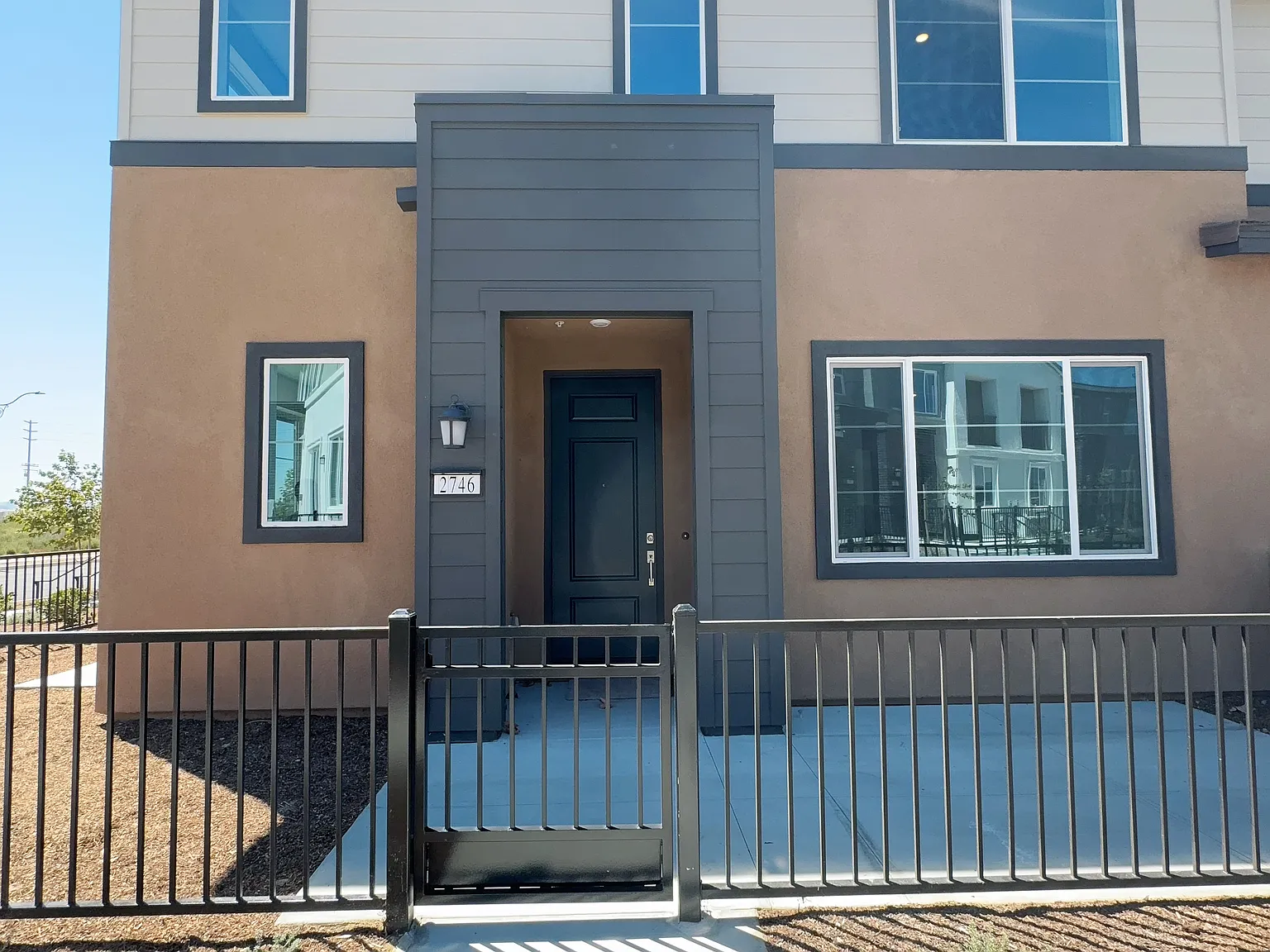 3 bed, 1815 sqft, $3,700 — Photo 1