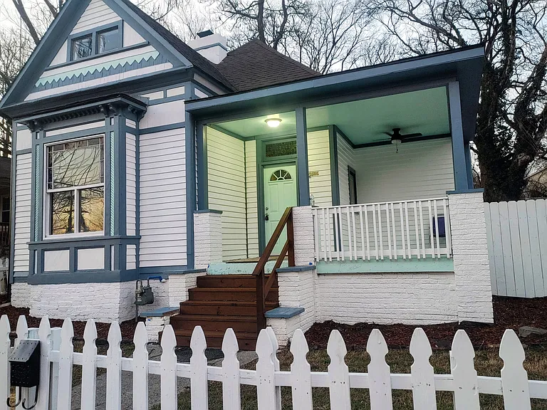 2505 Washington Ave — Photo 3