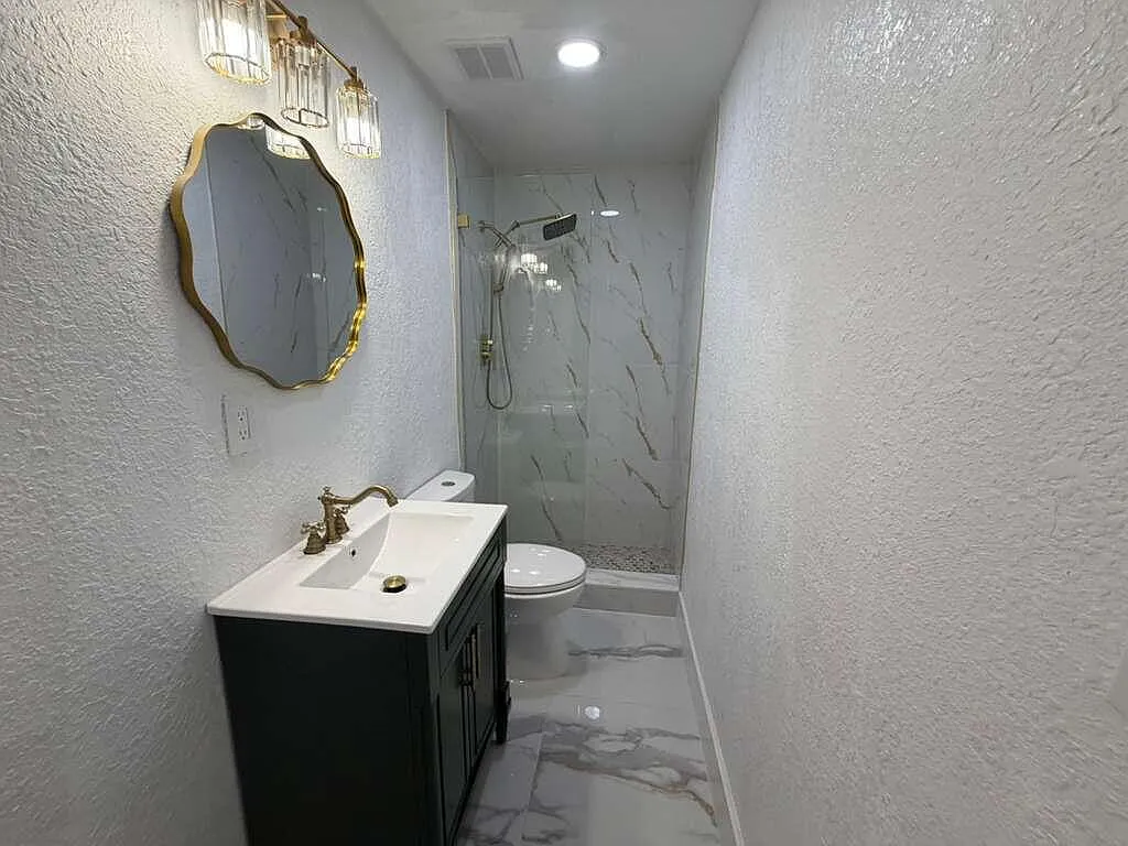 2 bed, 1.0 bath, 1300 sqft, $2,500 — Photo 4