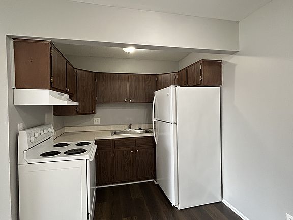 3rd image of 360 Walnut St #15540068