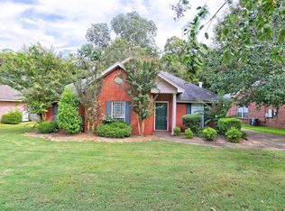 385 Forest Park Dr, Montgomery, AL 36109