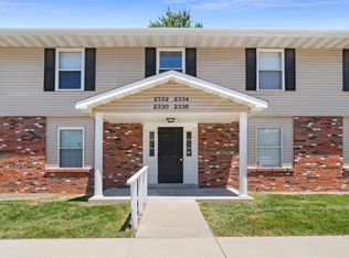 2332 Highland Hill Dr #B, Saint Peters, MO 63376