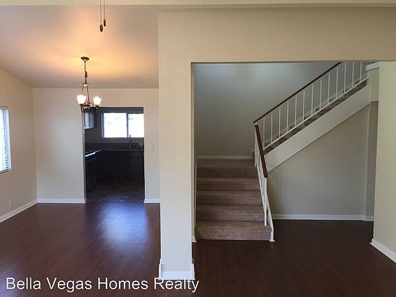 3rd image of 3120 Lone Pine Ln