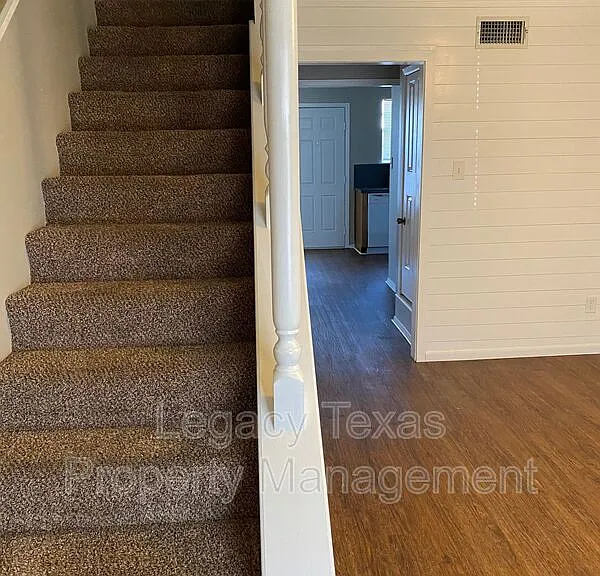 1407 Courtney Pl #B — Photo 21