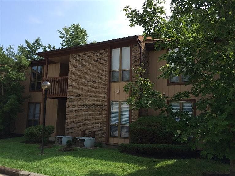 1st image of 451 Westwood Dr APT 2A