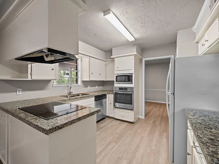 1938 Running Springs Dr — Photo 3