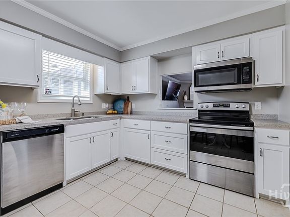 3rd image of 611 Sandhill Road