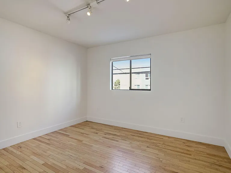 306 N Bonnie Brae St #1 — Photo 15
