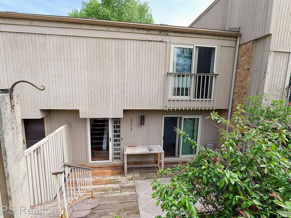 1st image of 804 S Oak Brook Ridge Dr #149