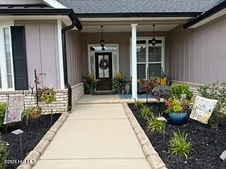 4 bed, 2.5 bath, 2805 sqft, $2,750 — Photo 2