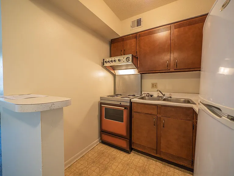 Campus View Apartments — Photo 47