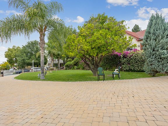 5th image of 5116 Dahlia Dr