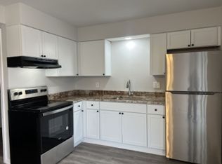 1664 Molitor Rd APT A, Aurora, IL 60505