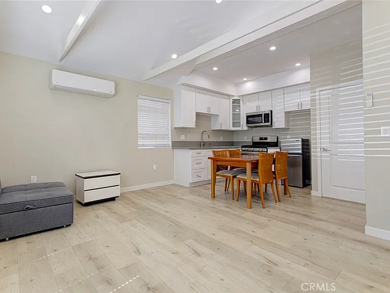 6600 Charlesworth Ave — Photo 4