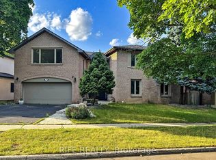8 Elliotwood Ct, Toronto, ON M2L 2P9
