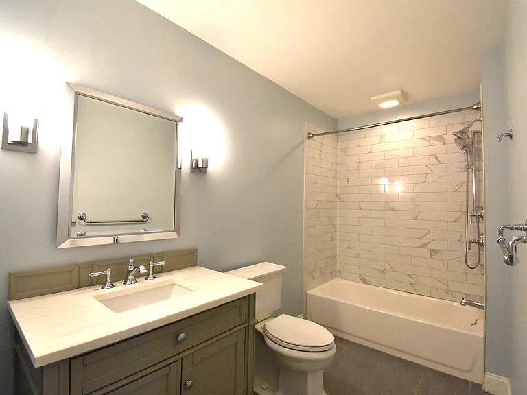 2246 Elm St — Photo 15