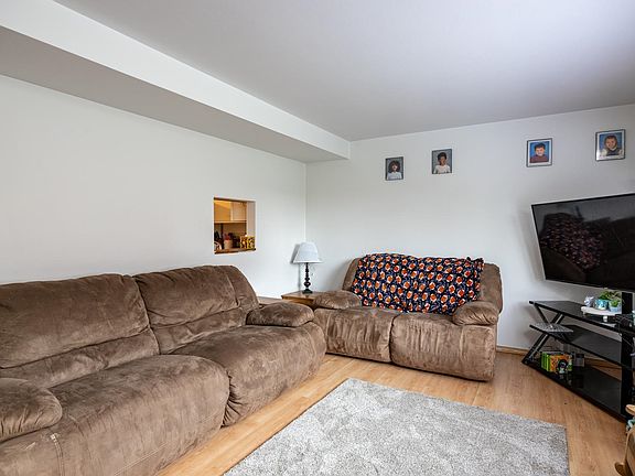 5th image of 2414 Honey Lou Ct
