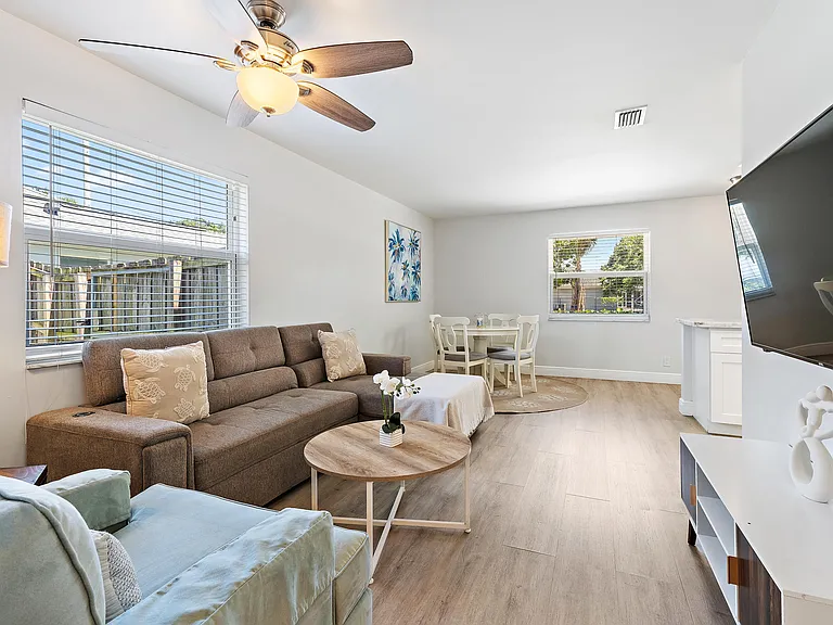 6029 Eberts St — Photo 39