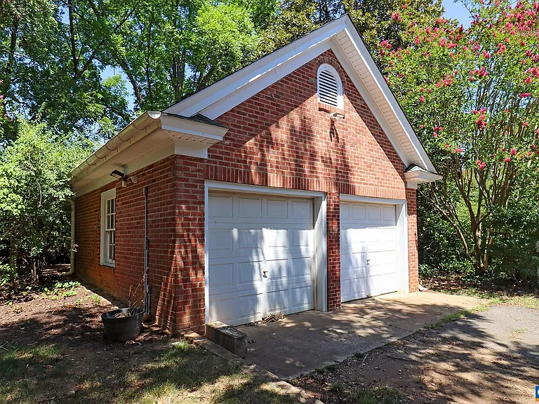 675 Evergreen Ave — Photo 31