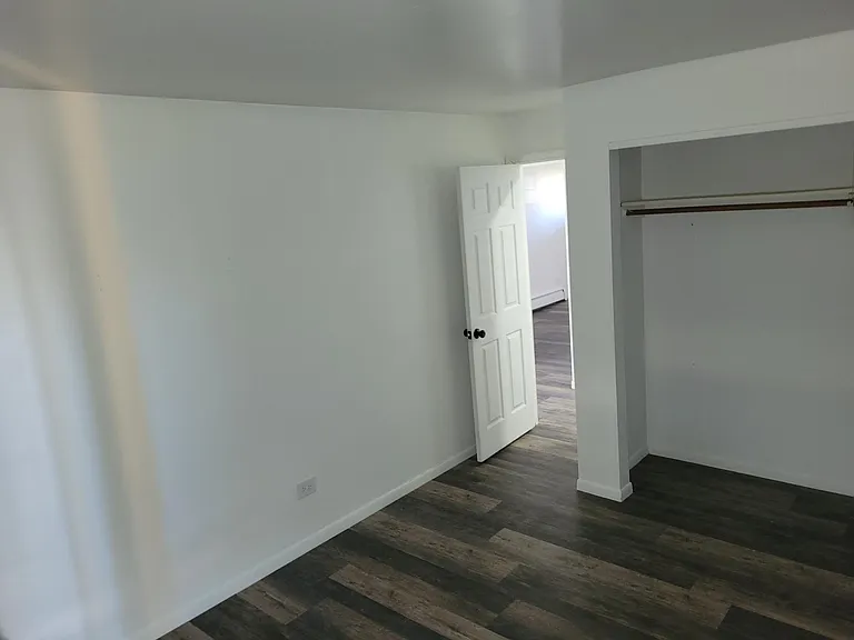 Bedroom pic1