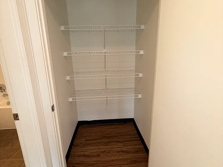 Nichols Court Apartments — Photo 30