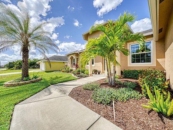 4th image of 343 SW Jeanne Avenue