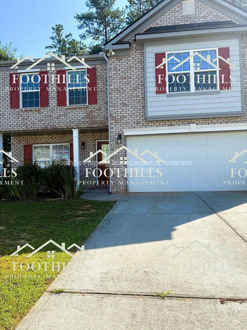 3 bed, 2.5 bath, 2478 sqft, $1,975 — Photo 1