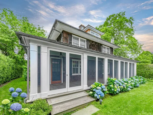 12 Pleasant Ln, East Hampton, NY 11937