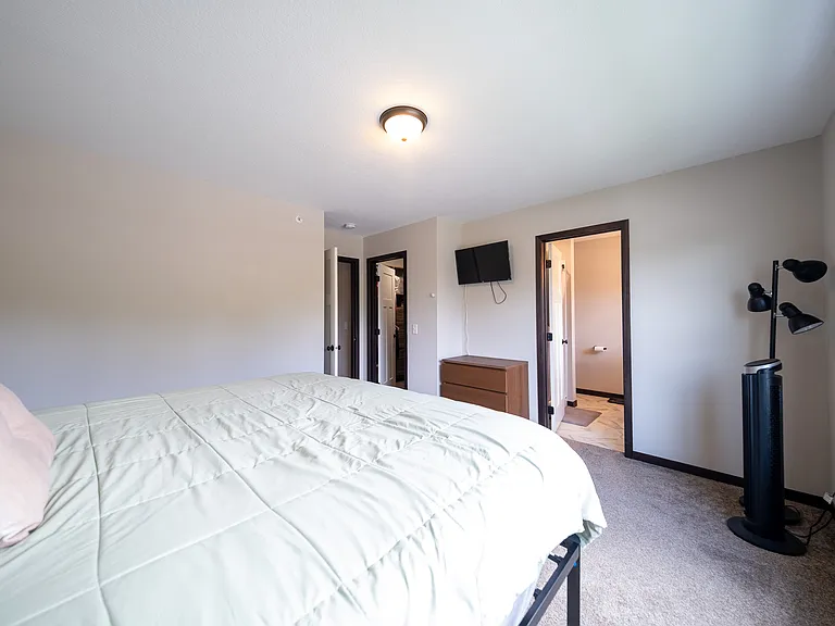 10240 3rd St NE #D — Photo 15