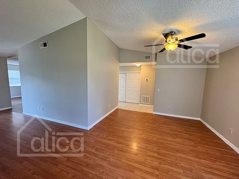 1147 Manitoba St — Photo 14